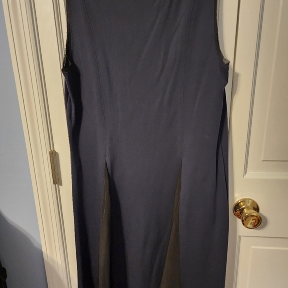 Navy Assymetrical hem Shift DressSimple flattering navy dress. With angled cuts. - Picture 2 of 7